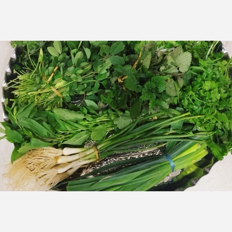 سبزی خشک شکم پری(مرغ ،ماهی،اردک،بوقلمون،بادمجان)،100 گرمی،گیلان.رشت
