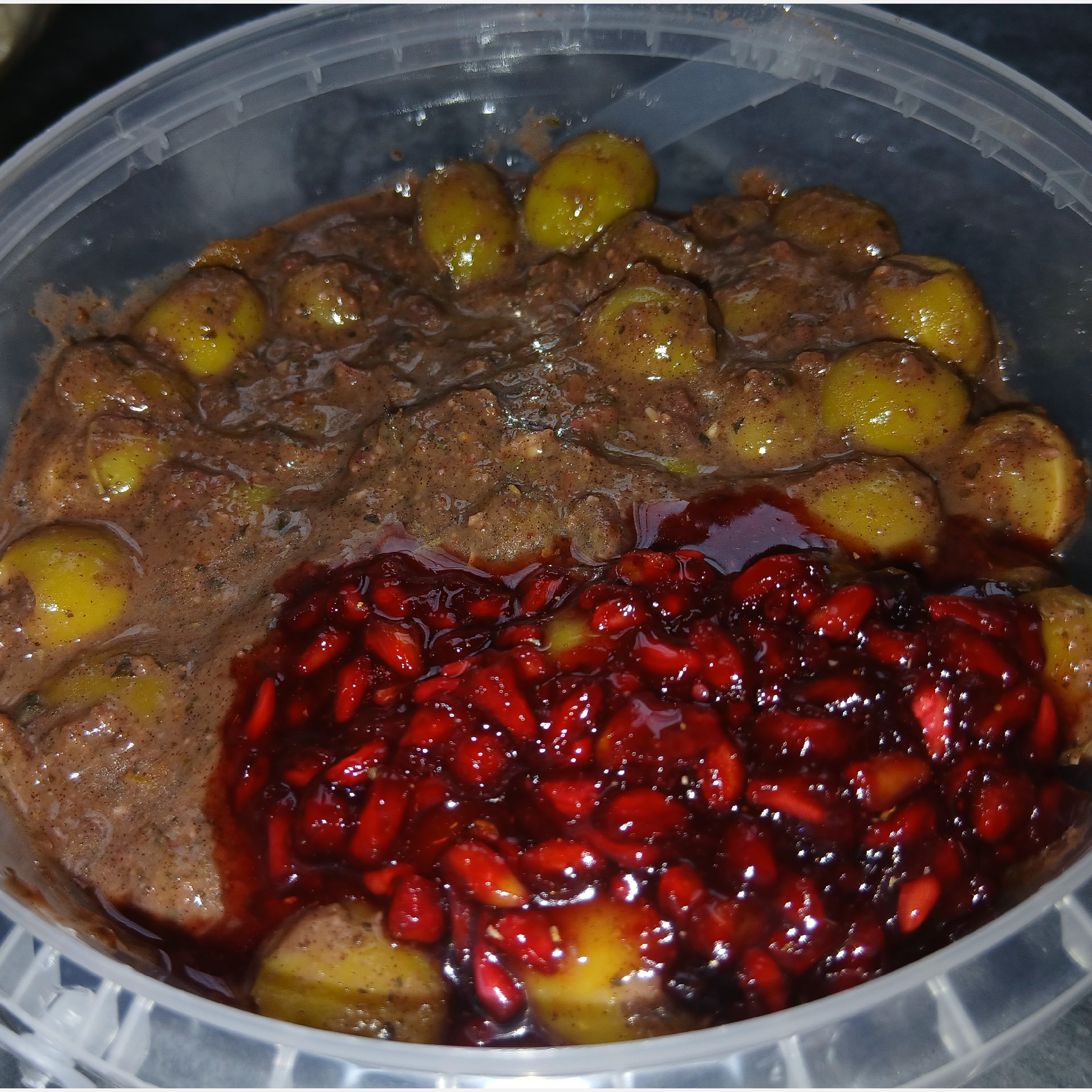 زیتون پرورده باسس انارترش محلی،500 گرمی،گیلان.رشت