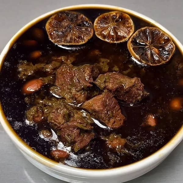 سبزی سرخ شده خشک مخصوص قورمه سبزی رشتی،500 گرمی،گیلان.رشت