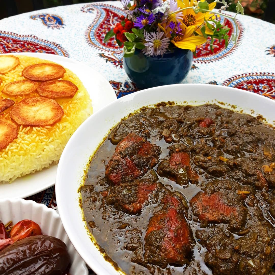 سبزی مرغ ترش آماده(ترکیب با مغز گردو ورب انار) اماده طبخ گیلان.رشت