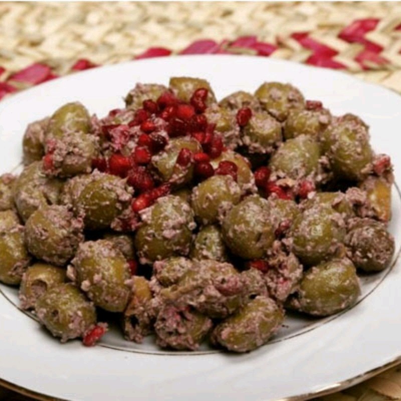 زیتون پرورده پرمغز وعالی شمال همراه باسس انار و الوچه گیلان.رشت